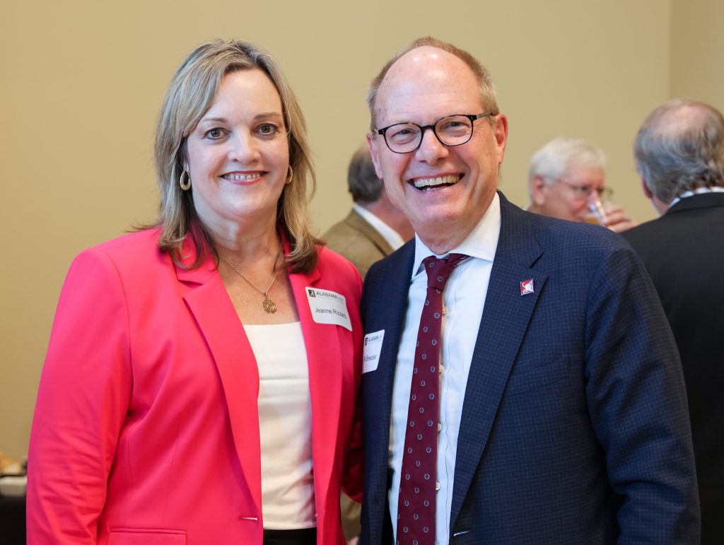 Dean Brewbaker with Alumnae Jeanne Rizzardi