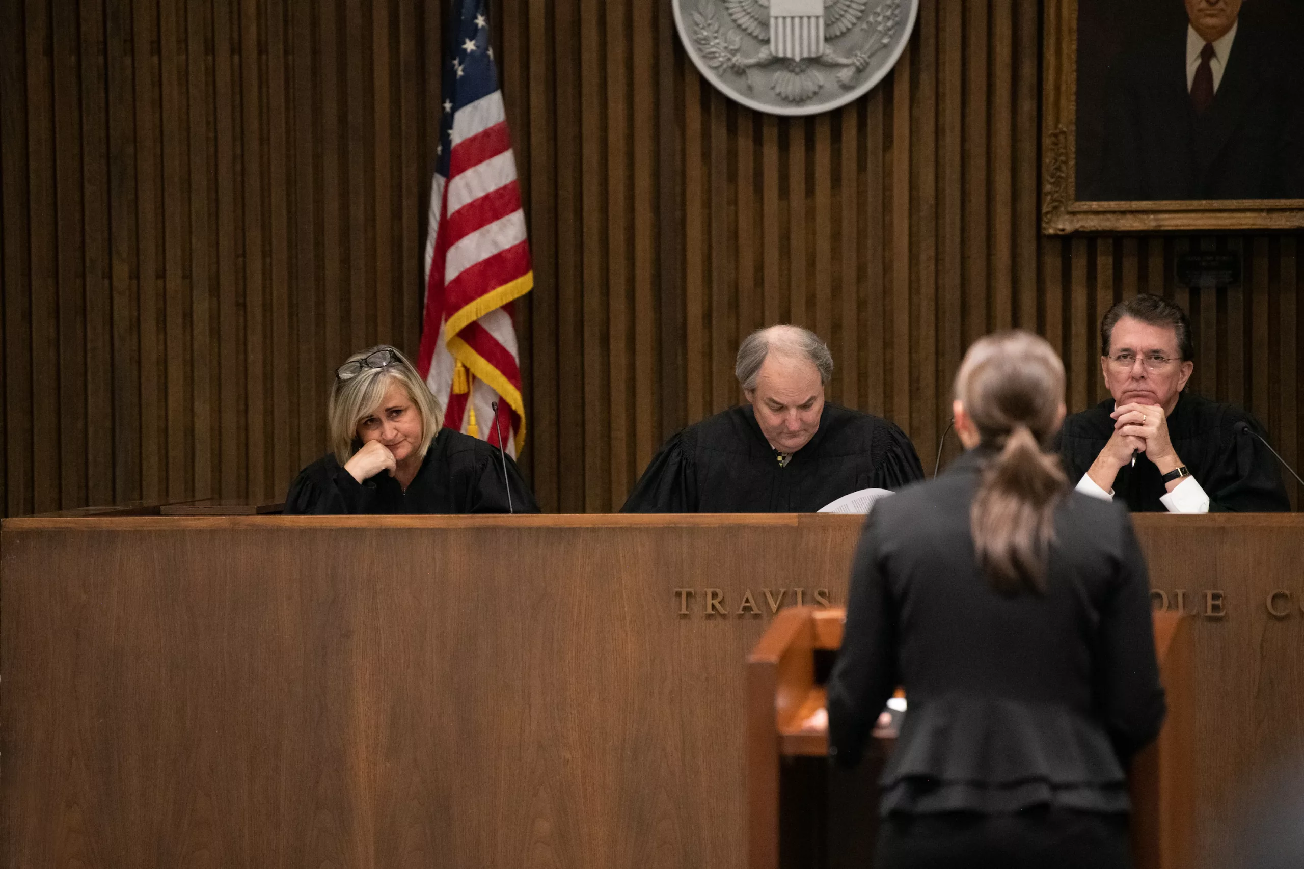 Alabama Supreme Court visits with Alabama Law Carol Andrews ABA National Moot Court Team.